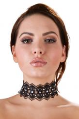 Stickereihalsband mit Strass 