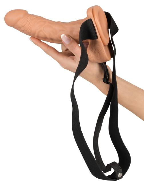 Hollow Strap-on with Balls 18,9 cm